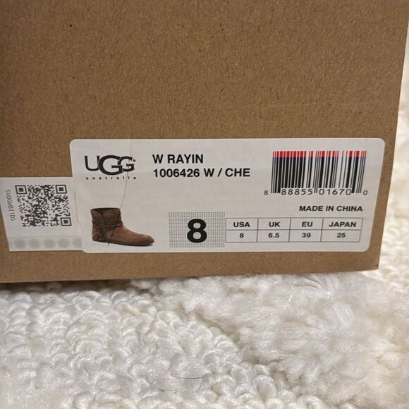UGG women’s boot, size 8 - Picture 2 of 6